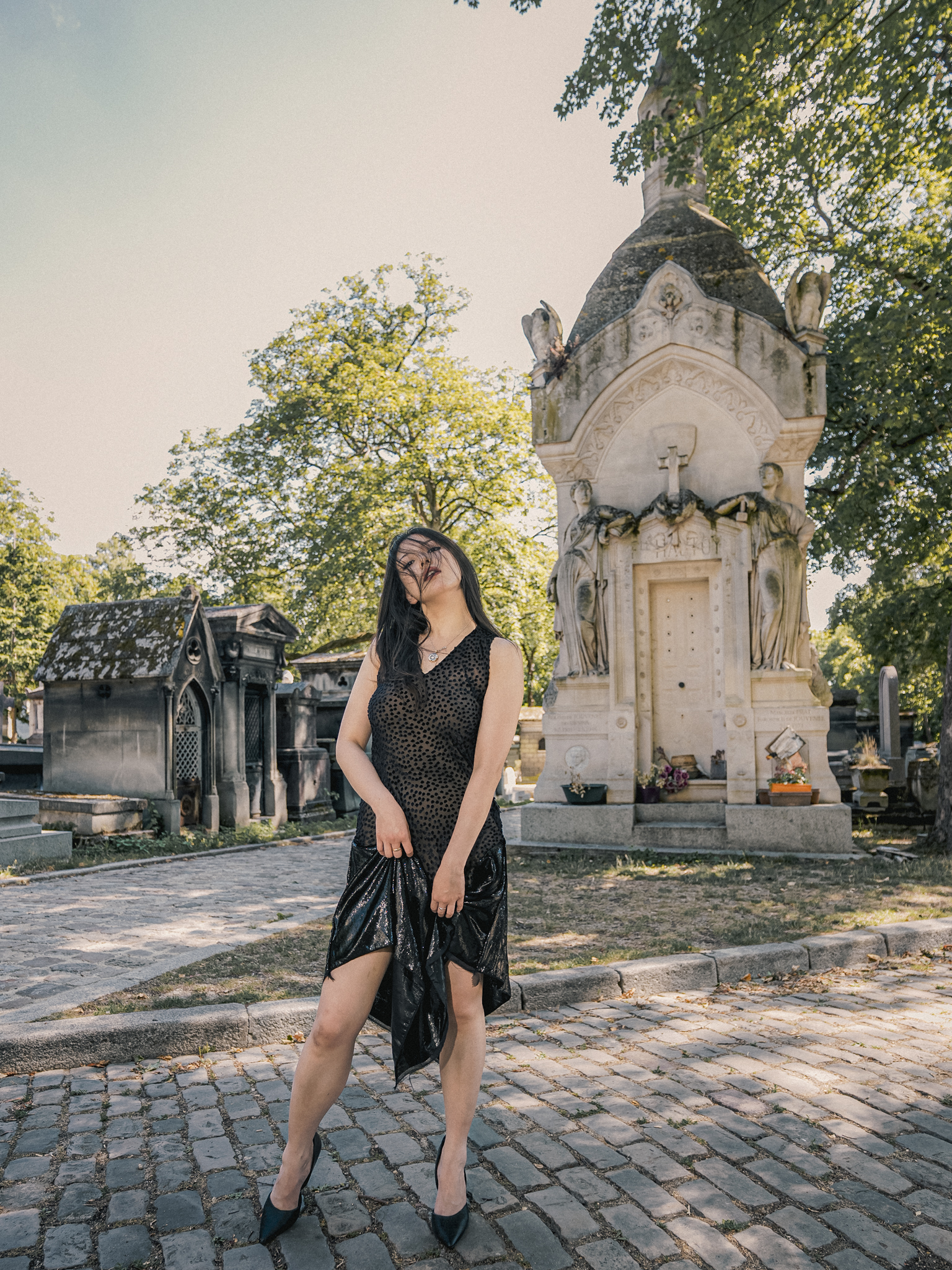 Meera X Jiao | Bach Mai | Le Cimetière du Père-Lachaise