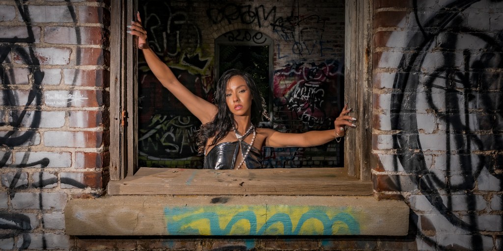 Mary Jayne Brings Glamour to Graffiti and Grit