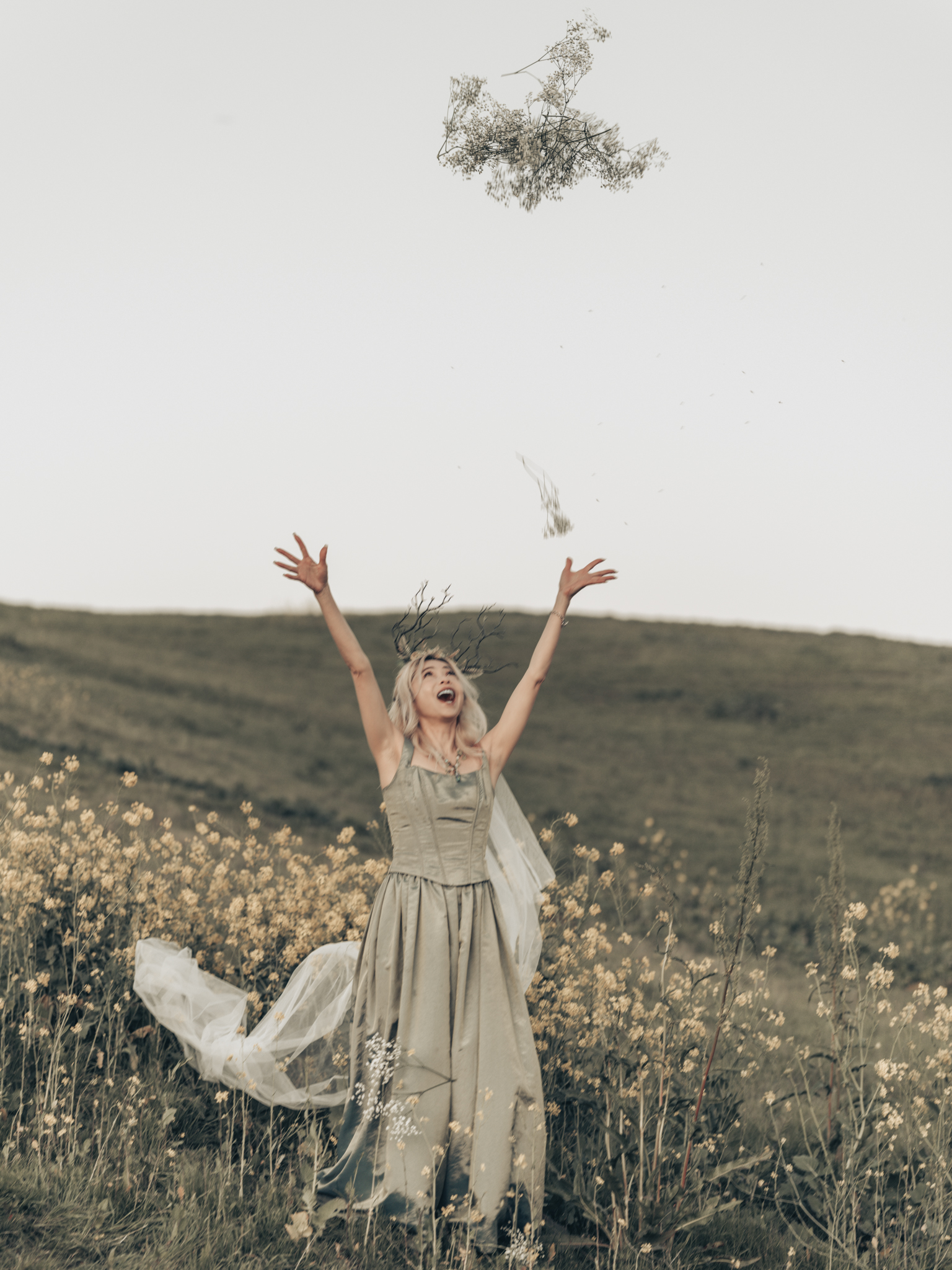 The Constellation in Her Hands | Stacy Huang | Kisau Photography